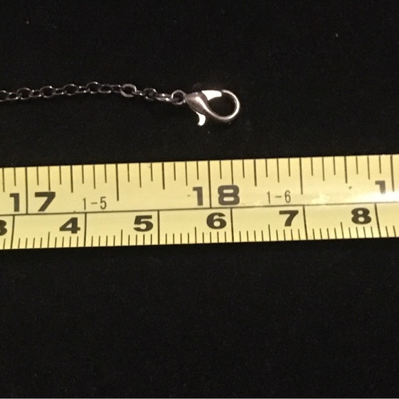 Lion Face Arrowhead Shaped Fashion Jewelry Necklace - Picture 8 of 10